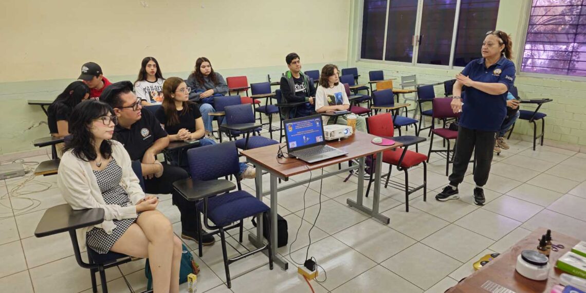 Brinda la UAS clase sobre Fisioterapia y Acupuntura, mitigación del dolor y rejuvenecimiento facial, para calibrar y manejar equipo para diagnóstico