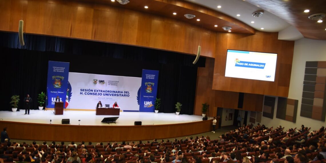 ¡A la vanguardia! La UAS es segundo lugar nacional en acreditación de Programas Educativos por los CIEES, informó el Rector Jesús Madueña al H. Consejo Universitario