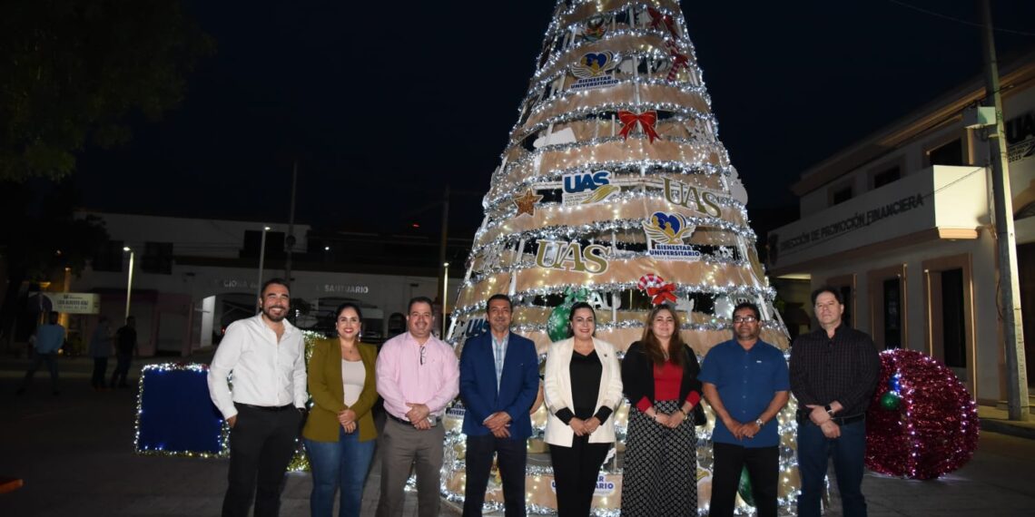 Llevando un mensaje de paz y fraternidad a las y los sinaloenses, la UAS realizó de manera simultánea el tradicional Encendido del Árbol en sus cuatro unidades regionales