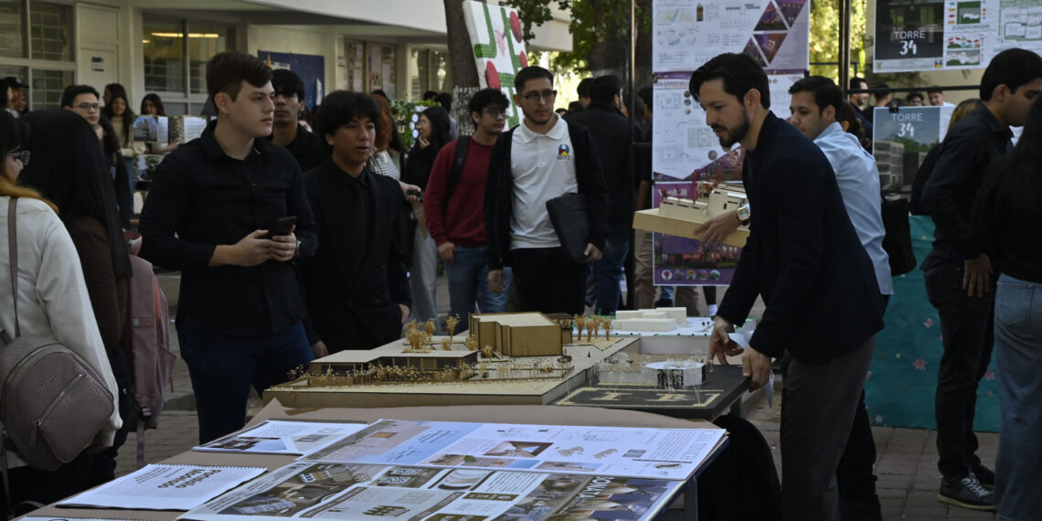 Con la presentación de más de 150 proyectos de estudiantes de las diferentes licenciaturas, se pone en marcha la Expo FAUAS 2024-2025