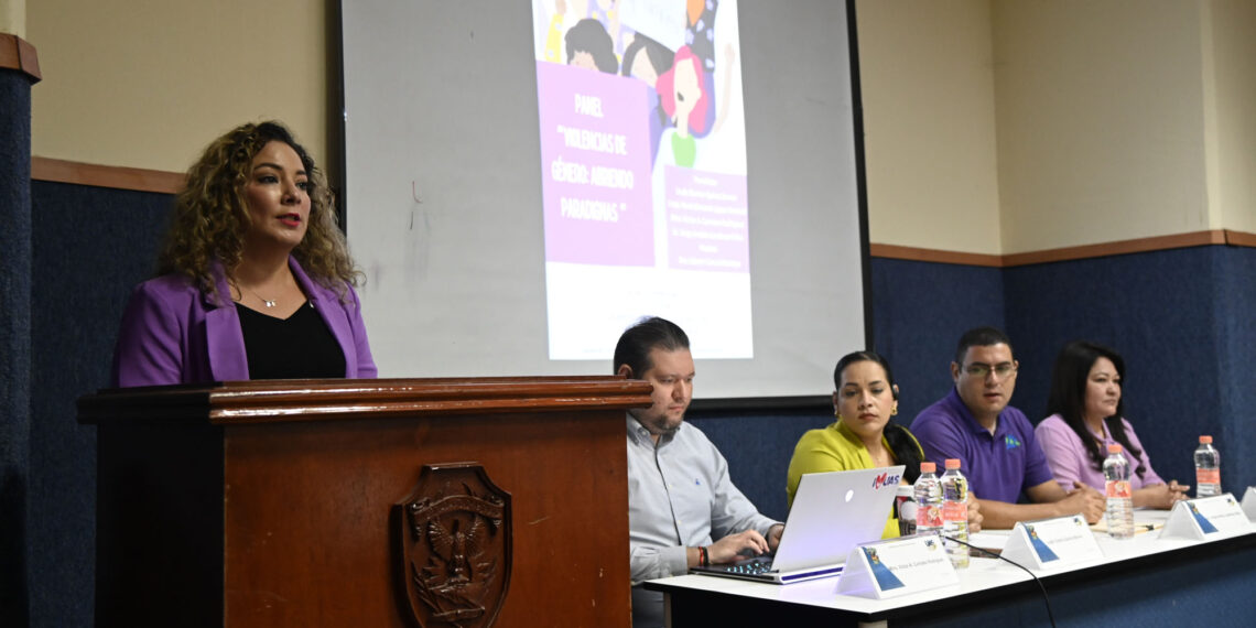 La Facultad de Derecho de la UAS presentó el Panel “Violencias de Género: Abriendo paradigmas”, con estudiantes de Maestría