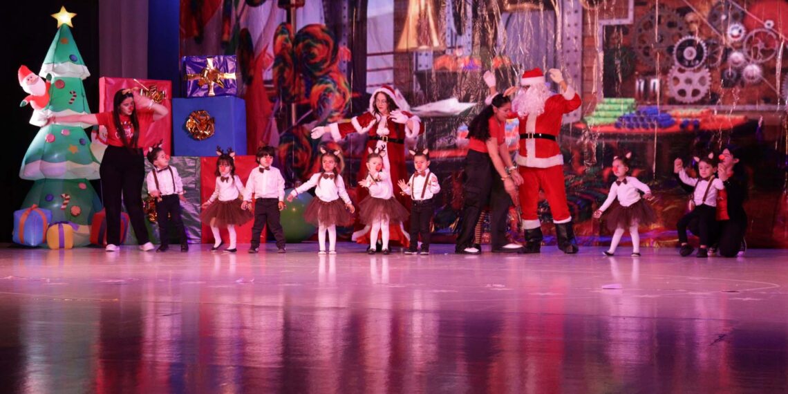 Inculcando valores como la generosidad, amistad, el amor y la paz, la Estancia Infantil de la UAS llevó a cabo su tradicional Festival de Navidad