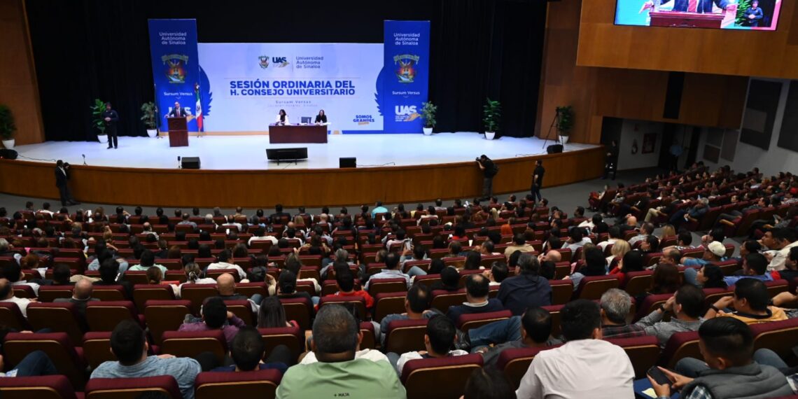 Solicita el Gobernador a Ricardo Monreal, presidente de la Cámara Federal, se asignen más recursos en el Presupuesto de Egresos a la UAS, detalló Jesús Madueña