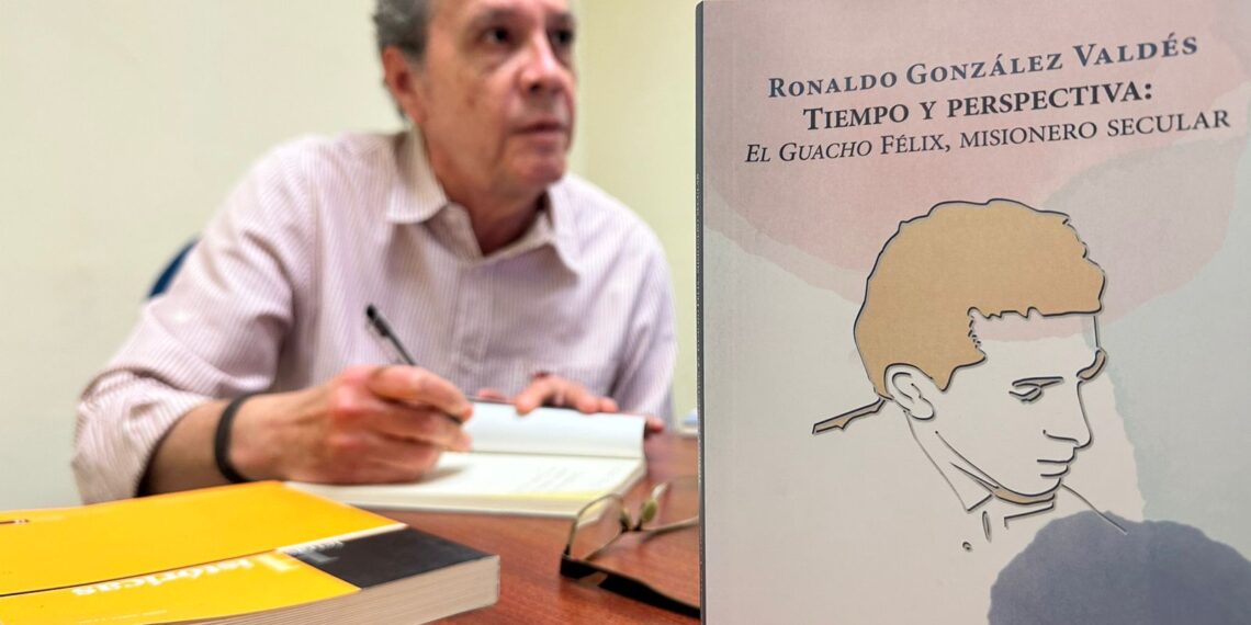 Presenta el investigador Ronaldo González libro sobre la vida e historia del intelectual sinaloense Enrique Félix Castro, “El Guacho Félix”
