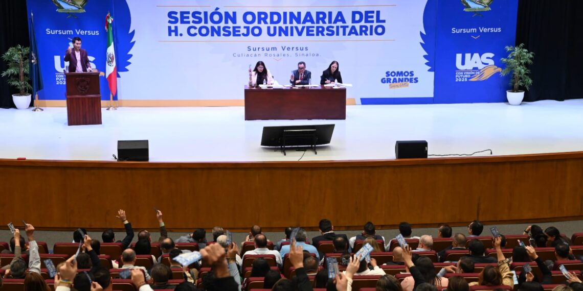 Como muestra de voluntad y respeto con las autoridades federales y estatales en la mesa de diálogo, el H. Consejo Universitario aprueba la Reforma hecha a la Ley Orgánica de la UAS y se retiren los amparos