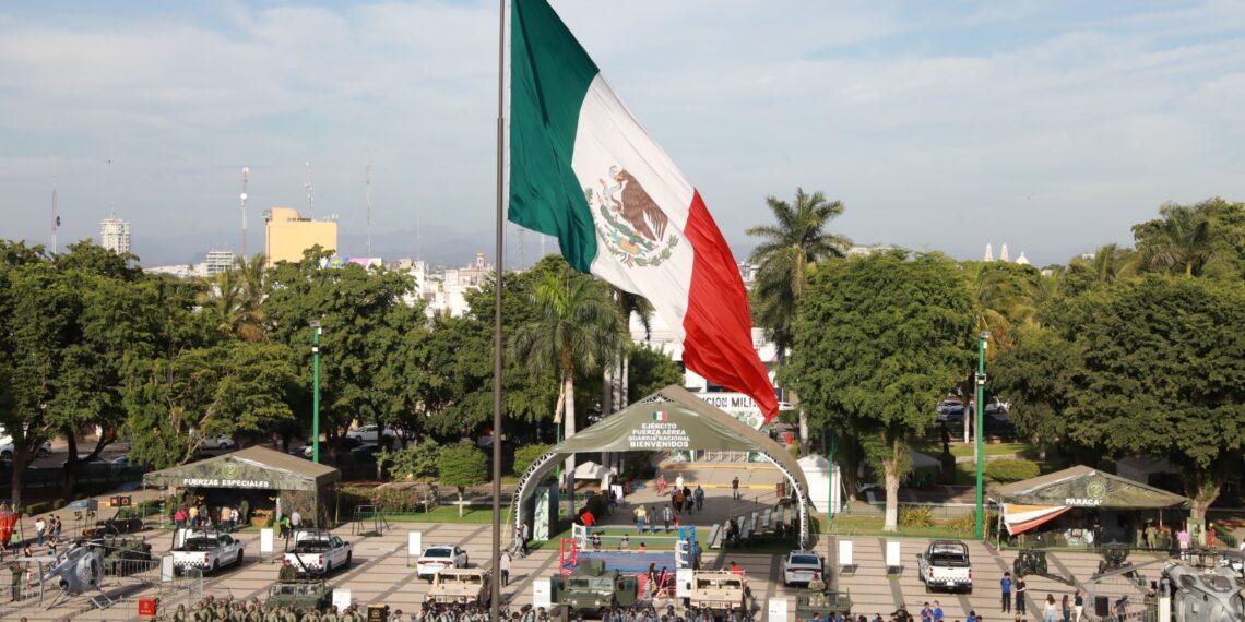 Las Fuerzas Armadas son nuestros más fieles defensores en los momentos difíciles: Rocha