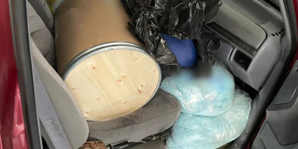 ¡Histórico! Aseguran más de una tonelada de fantanilo en Los Mochis y detienen a dos hombres en posesión de armas de fuego