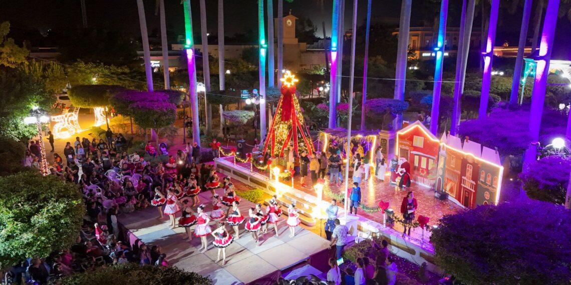 El Fuerte se ilumina con el espectacular Festival Navideño 2024