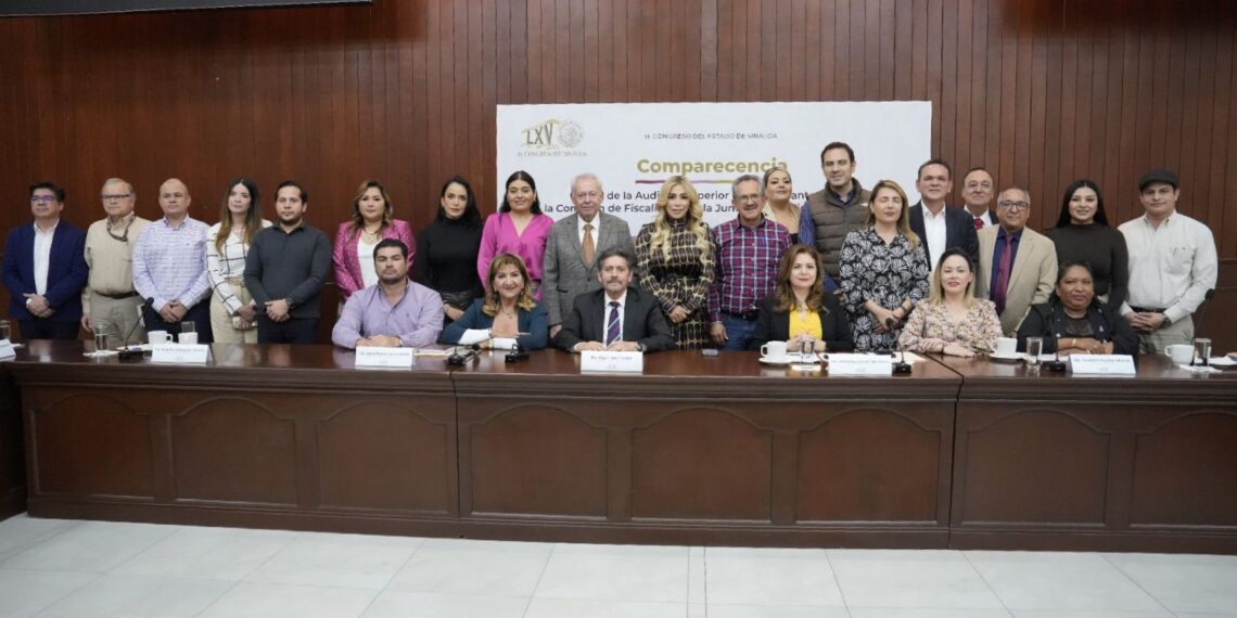 Comparece auditora de Sinaloa ante el Congreso del Estado