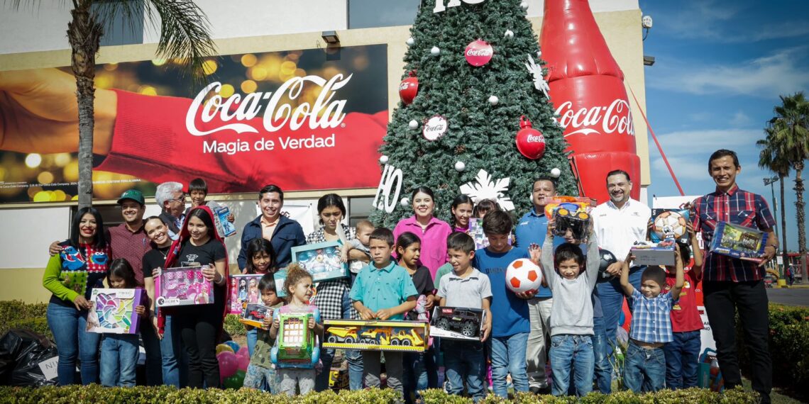 Arca Continental se suma a regalar sonrisas a través del juguetón del DIF Bienestar