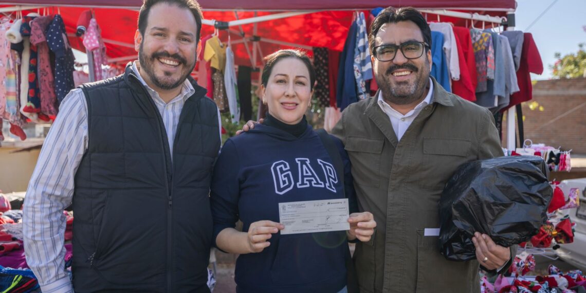 ¡Vamos a estar con ustedes y los vamos a seguir apoyando!; tianguistas reafirman compromiso de Juan de Dios Gámez