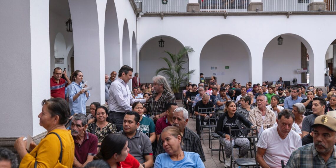 ¡Qué bueno que nos sigan ayudando! Continúa entrega de cheques a comerciantes de Culiacán