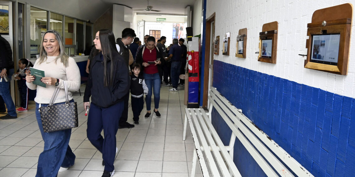 La Preparatoria Hermanos Flores Magón se unió a la implementación del sistema de control de entrada y salida digital estudiantil