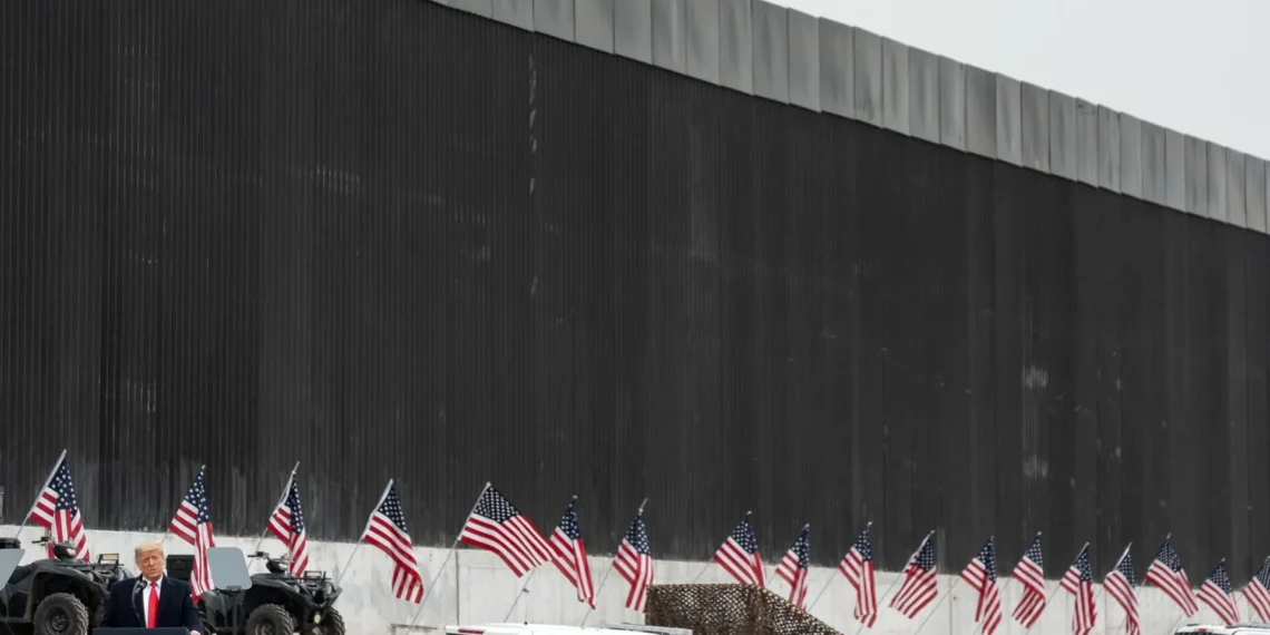 Trump se compromete a continuar la construcción del muro fronterizo con México