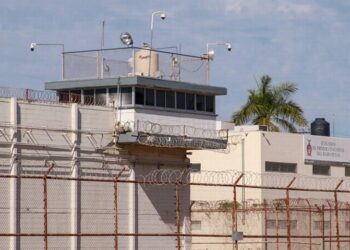 Se registra enfrentamiento a balazos entre internos del penal de Aguaruto