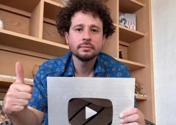 Luisito Comunica denuncia cobro excesivo al usar taxi en Cancún; “Así son todos de ratas o ¿qué?”