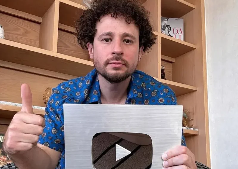 Luisito Comunica denuncia cobro excesivo al usar taxi en Cancún; “Así son todos de ratas o ¿qué?”