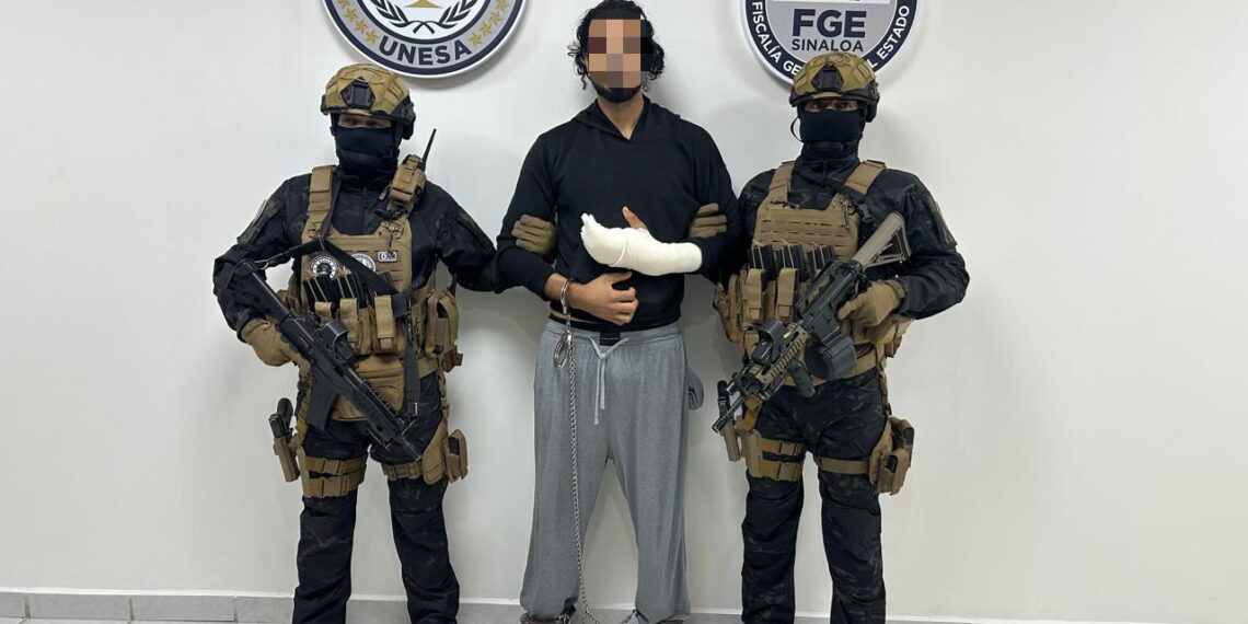 Fiscalía de Sinaloa aprehende a Jesús Fernando “N” por la muerte de una mujer y un menor