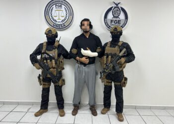 Fiscalía de Sinaloa aprehende a Jesús Fernando “N” por la muerte de una mujer y un menor