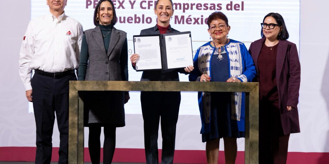 CFE Y PEMEX VUELVEN A SER DEL PUEBLO DE MÉXICO: PRESIDENTA CLAUDIA SHEINBAUM FIRMA LEYES SECUNDARIAS QUE REVIERTEN REFORMA ENERGÉTICA DE 2013