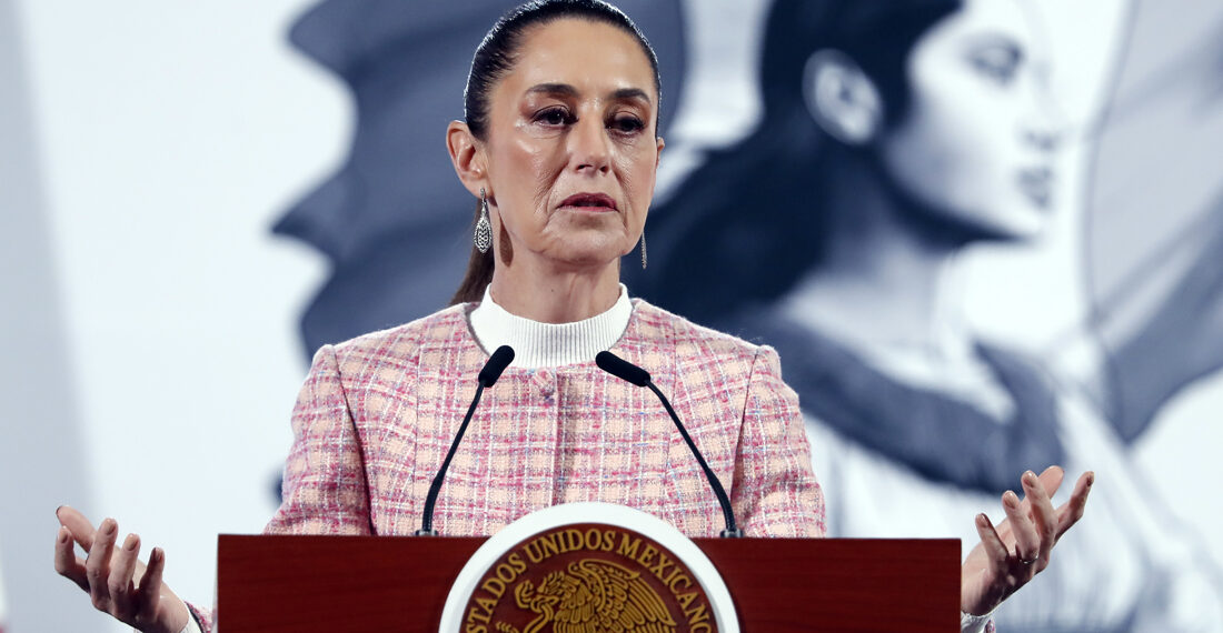 Sheinbaum promete programas sociales y empleo a mexicanos deportados por Trump