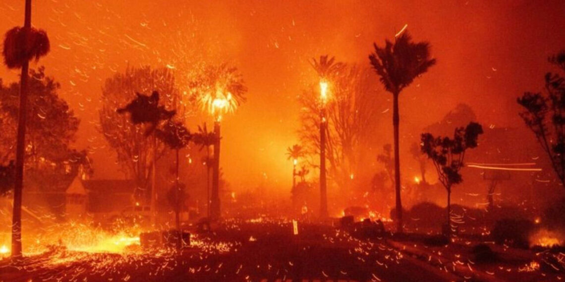 Diez muertos y más de 10 mil estructuras en cenizas por incendios en Los Ángeles, California