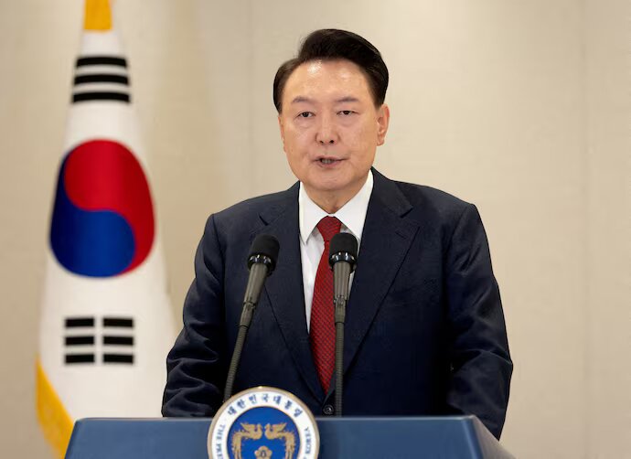 Detienen al presidente surcoreano Yoon Suk Yeol en un operativo de la agencia anticorrupción