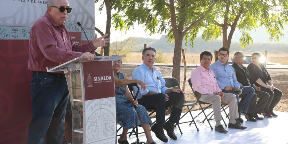 Inicia Rocha el 2025 con la inauguración de otra carretera para comunidades rurales