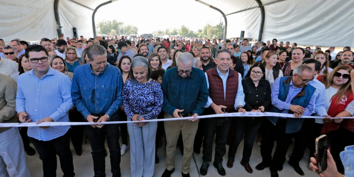 Inaugura Rocha la primera etapa del malecón de Guamúchil