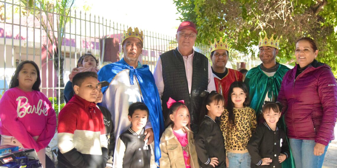 Gobierno de El Fuerte celebra el tradicional Día de Reyes