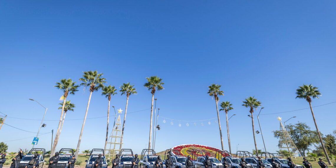 Juan de Dios Gámez entrega 10 patrullas a la Policía Municipal