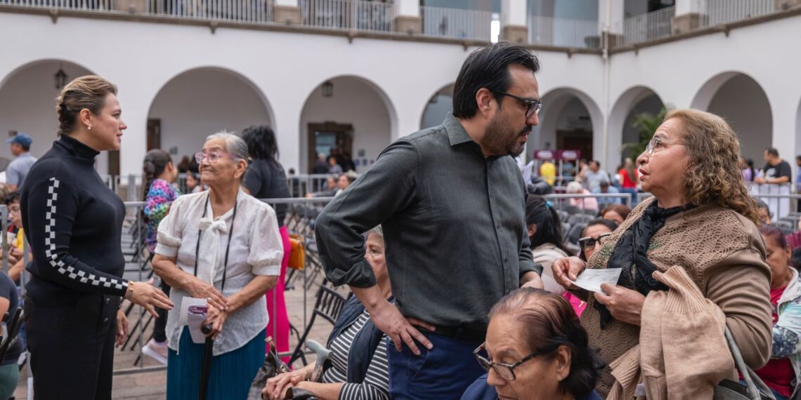 “Este apoyo económico nos sirve para invertir, nadie nos había ayudado”: destacan comerciantes
