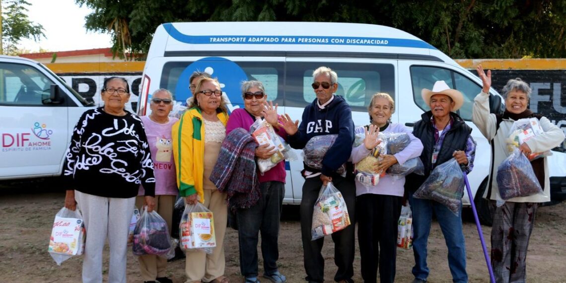 El Sistema DIF lleva los beneficios de “Abrazando Ahome” al Ejido Mochis