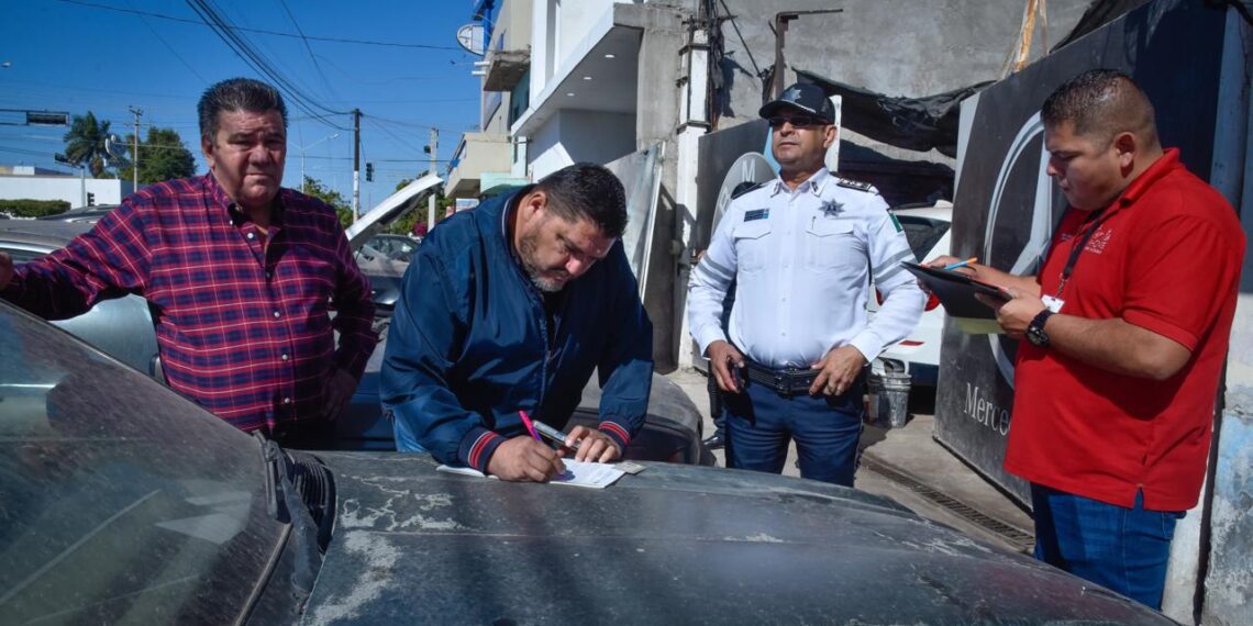 Dirección de Tránsito intensifica acciones para liberar banquetas y vía pública