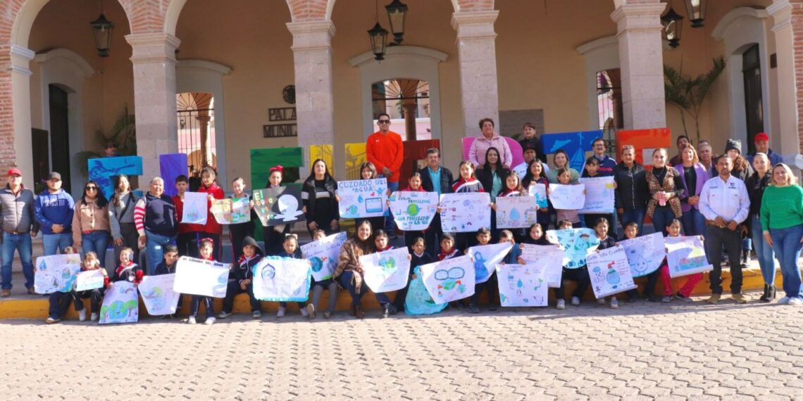 Gobierno de El Fuerte promueve el cuidado del agua con niñas y niños del municipio.