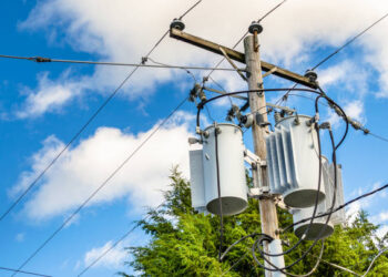 Ojo! Ya hay servicio en escuelas de los Laureles, pero si no pagan lo suspenden. NR | Noticias 