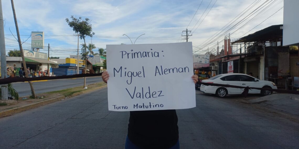 De nuevo!, madres de familia bloquearon boulevares en Los Mochis NR | Noticias