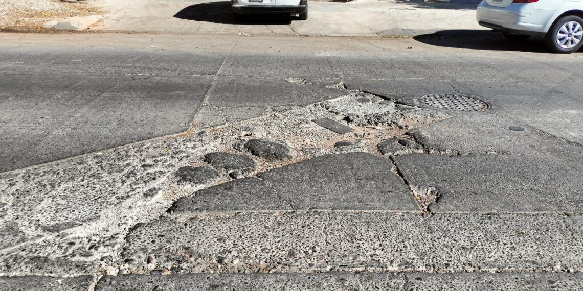 Vecinos denuncian bache sobre Morelos y Belisario en Los Mochis – NR | NOTICIAS