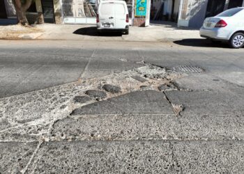 Vecinos denuncian bache sobre Morelos y Belisario en Los Mochis – NR | NOTICIAS