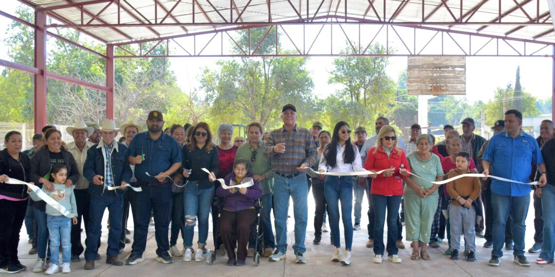 Alcalde Gildardo Leyva entrega obras sociales en seis comunidades de El Fuerte.