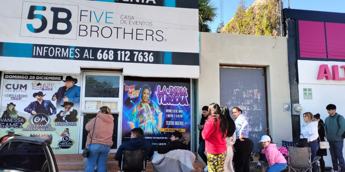 Ahomenses madrugan a comprar boletos para Alfredo Olivas – NR | NOTICIAS