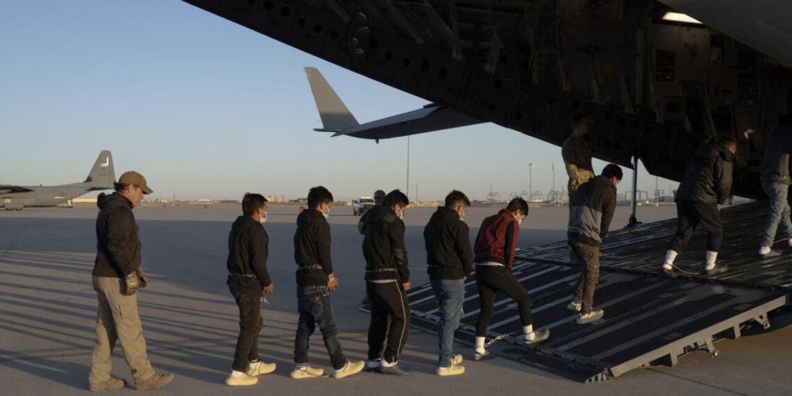 Encuesta en EE.UU. revela qye políticas de deportación de Trump cuentan con una aprobación del 59 %