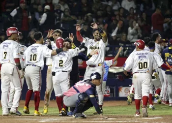 Venezuela borra a Japón con no hitter de Vargas para avanzar a semifinales