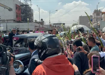 FOTOS: Miles despiden a Paquita en calles de CDMX; abarrotan la colonia Guerrero
