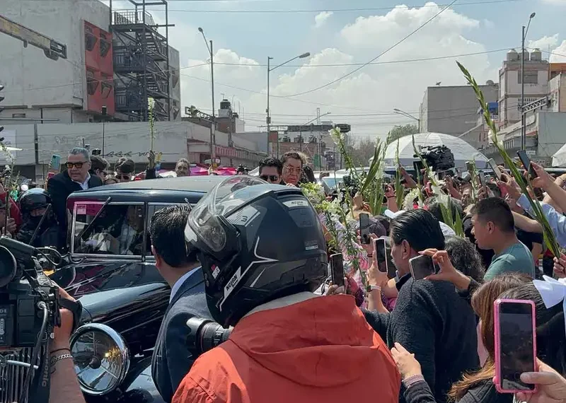 FOTOS: Miles despiden a Paquita en calles de CDMX; abarrotan la colonia Guerrero
