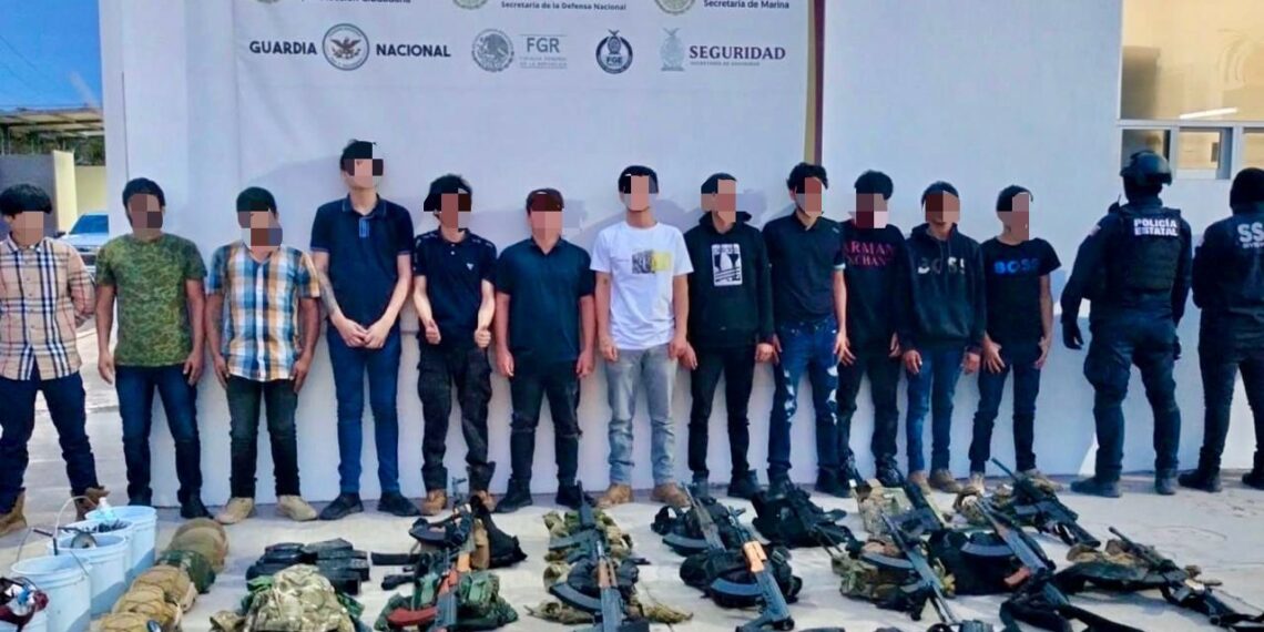 Tras operativo en zona de moteles, detienen a 12 civiles fuertemente armados