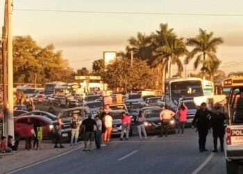 Vecinos de Ejido Macapule bloquean carretera por falta de agua – NR | NOTICIAS