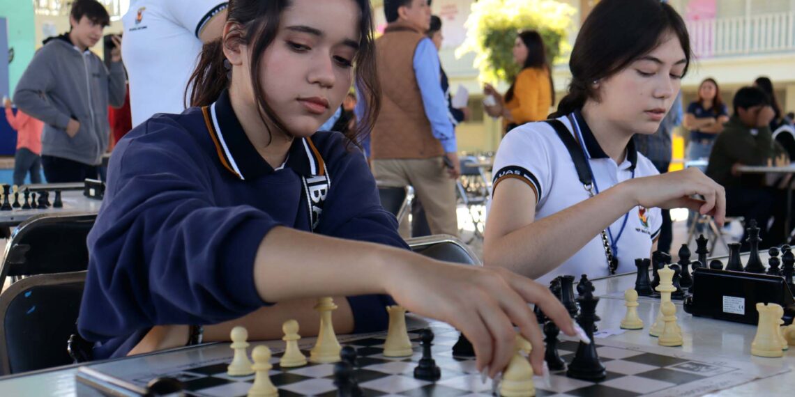 Con la participación de más de 90 estudiantes de bachillerato, la UAS puso en marcha su 3er Torneo Estatal de Ajedrez en la Preparatoria Emiliano Zapata