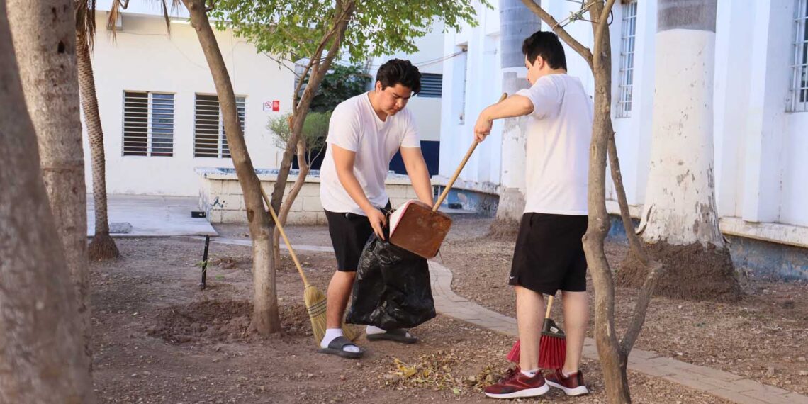 Moradores de las casas del estudiante de la UAS se unen al Reto Mejora, con limpieza, mantenimiento y embellecimiento de sus espacios
