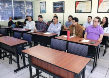 Para fortalecer su formación, reciben docentes de la Facultad de Ciencias de la Tierra y el Espacio de la UAS el curso “Teacher Takeoff for Aeronautics”